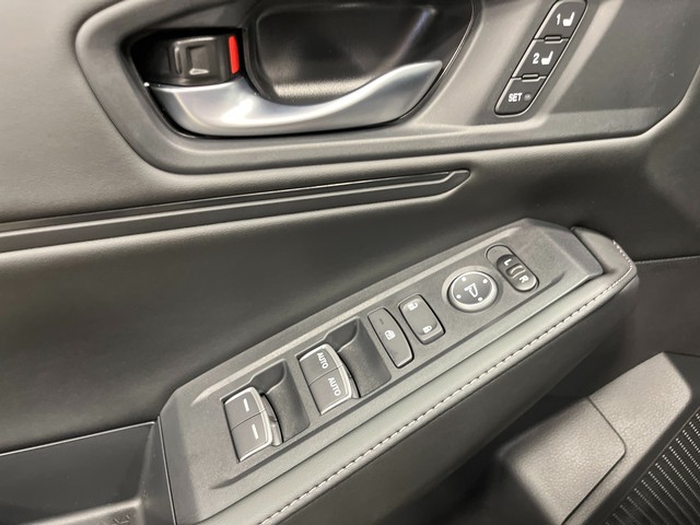 Honda Accord Hybrid Vehicle Full-screen Gallery Image 11