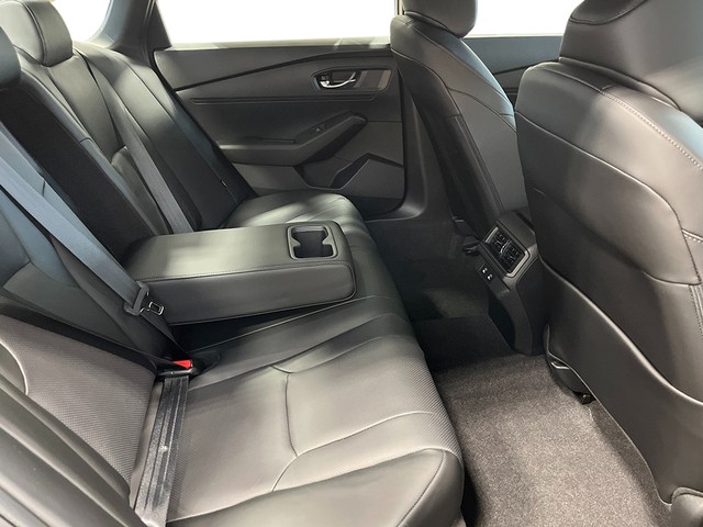 Honda Accord Hybrid Vehicle Full-screen Gallery Image 28