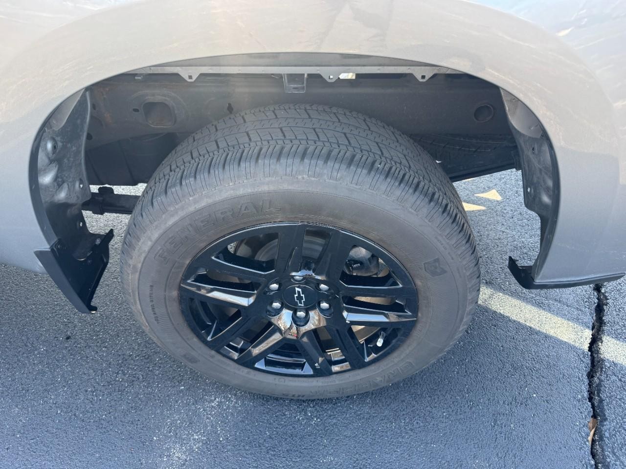 Chevrolet Silverado 1500 Vehicle Full-screen Gallery Image 07