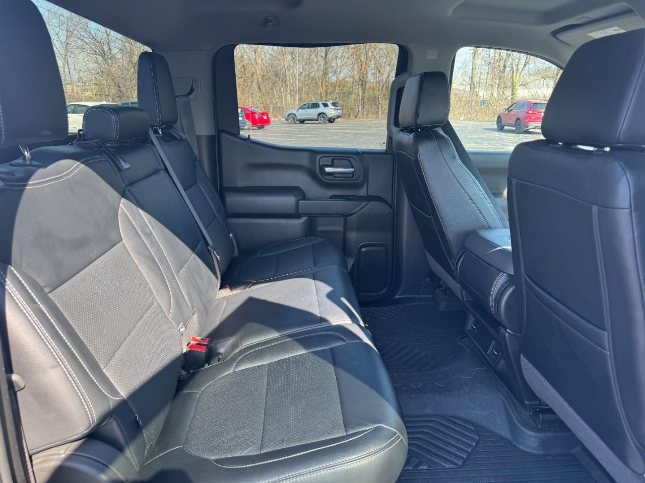 Chevrolet Silverado 1500 Vehicle Full-screen Gallery Image 10