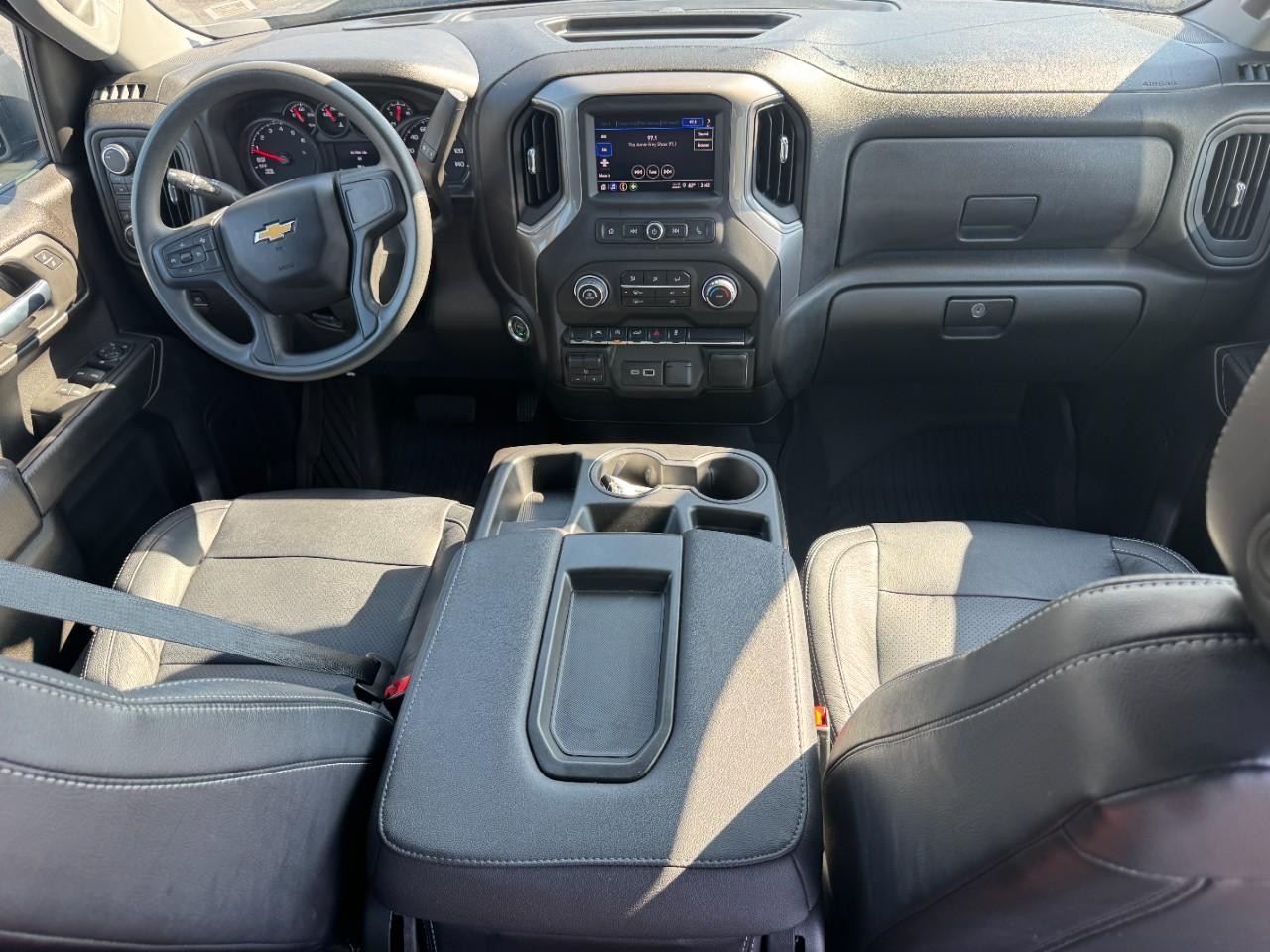 Chevrolet Silverado 1500 Vehicle Full-screen Gallery Image 11