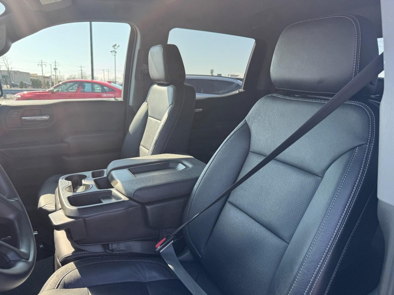 Chevrolet Silverado 1500 Vehicle Full-screen Gallery Image 17