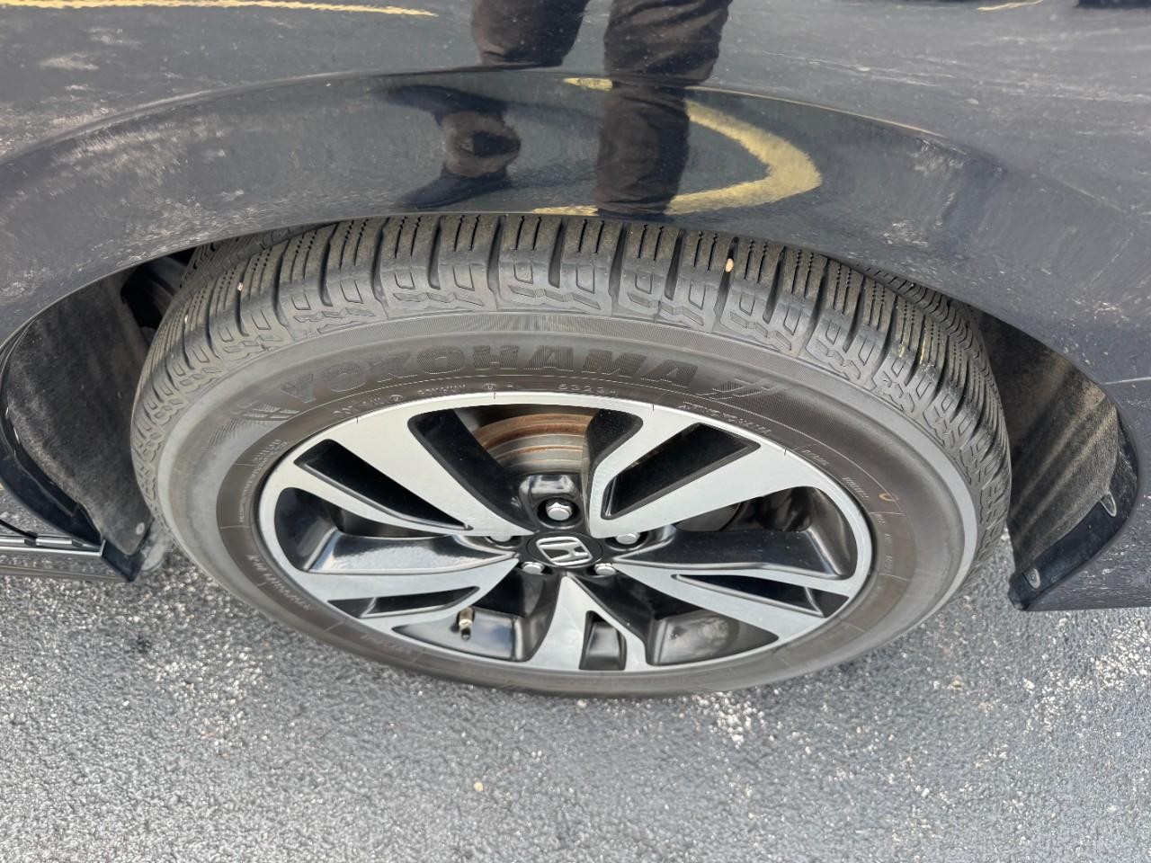 Honda Odyssey Vehicle Full-screen Gallery Image 06