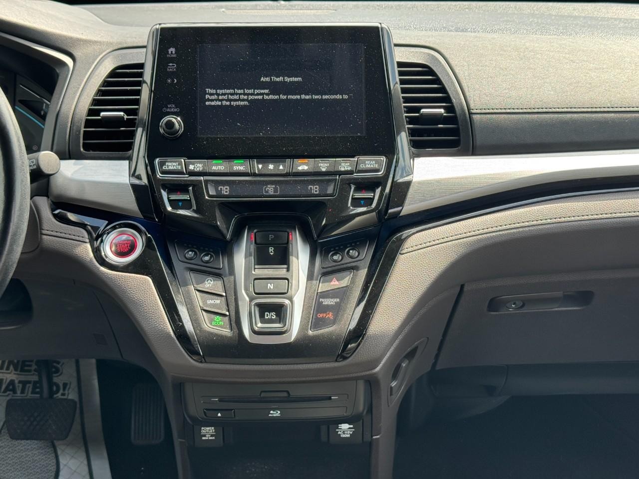 Honda Odyssey Vehicle Full-screen Gallery Image 13