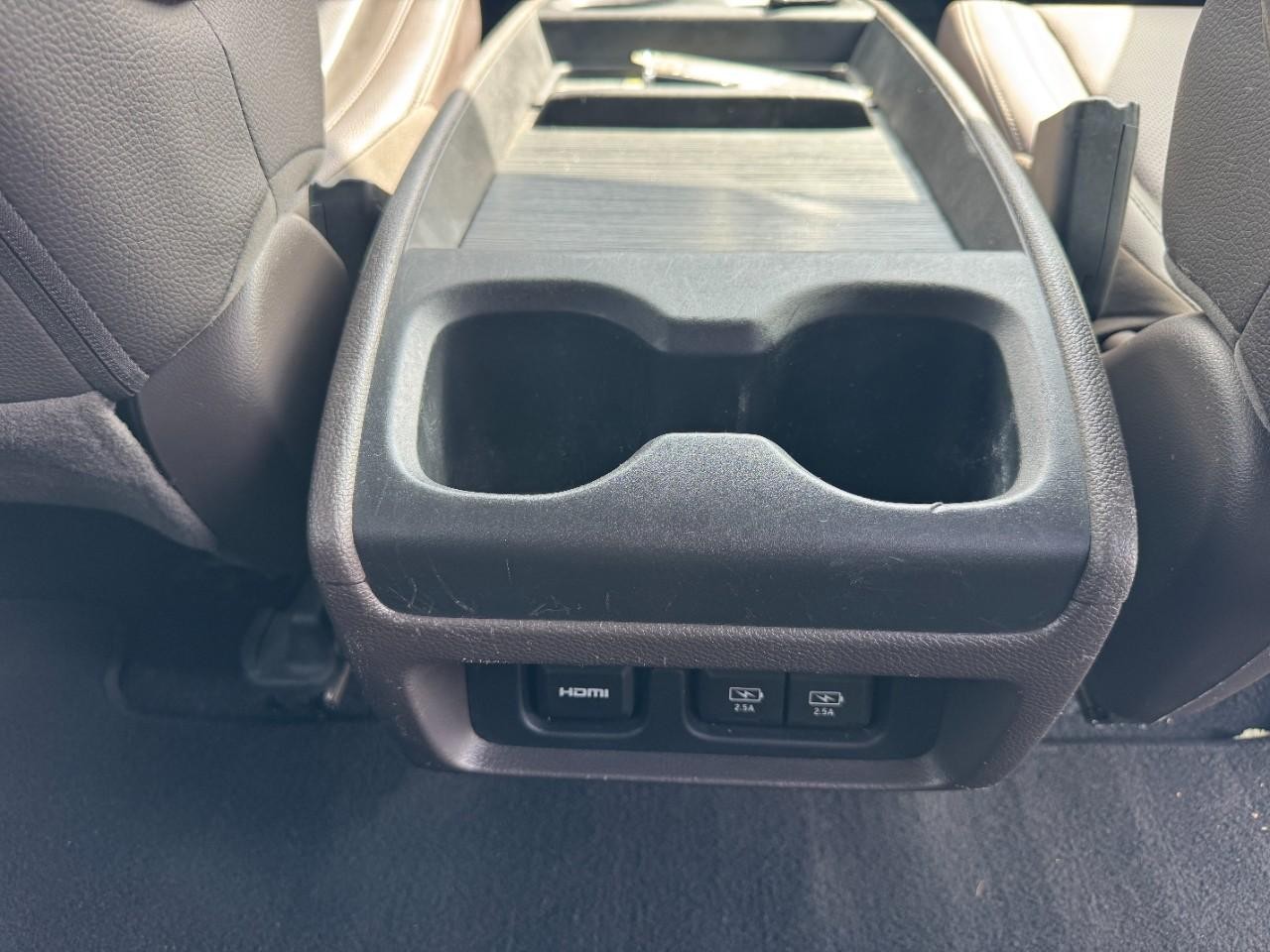 Honda Odyssey Vehicle Full-screen Gallery Image 17