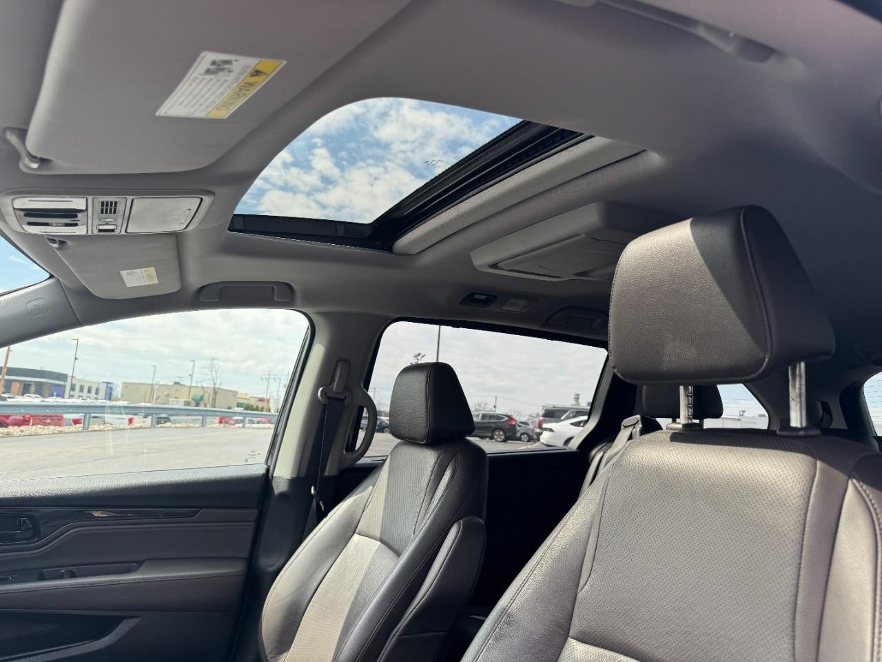 Honda Odyssey Vehicle Full-screen Gallery Image 20