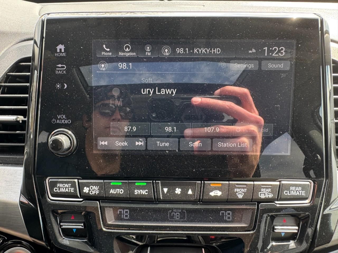 Honda Odyssey Vehicle Full-screen Gallery Image 25