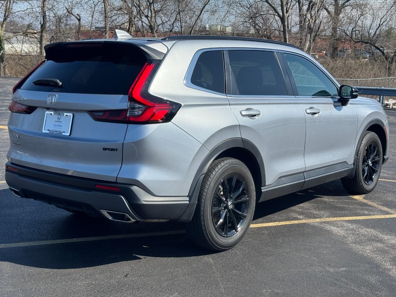 Honda CR-V Hybrid Vehicle Full-screen Gallery Image 03