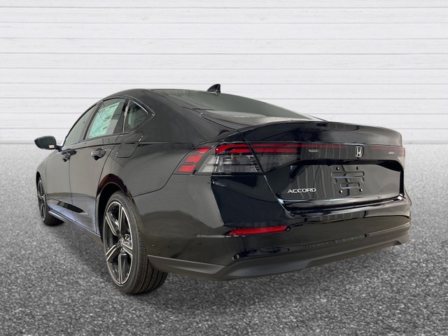 Honda Accord Sedan Vehicle Full-screen Gallery Image 04