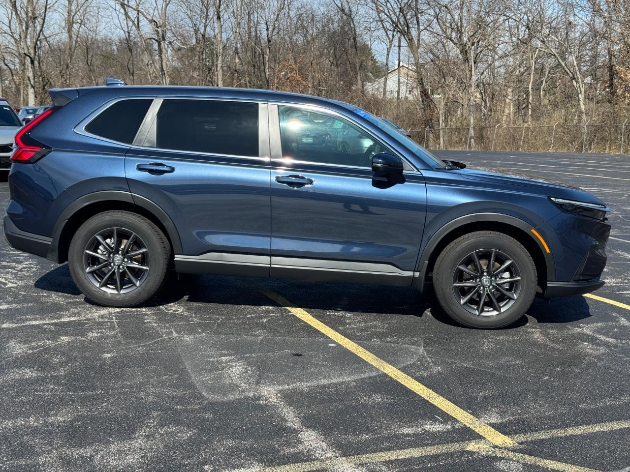 Honda CR-V Vehicle Full-screen Gallery Image 03