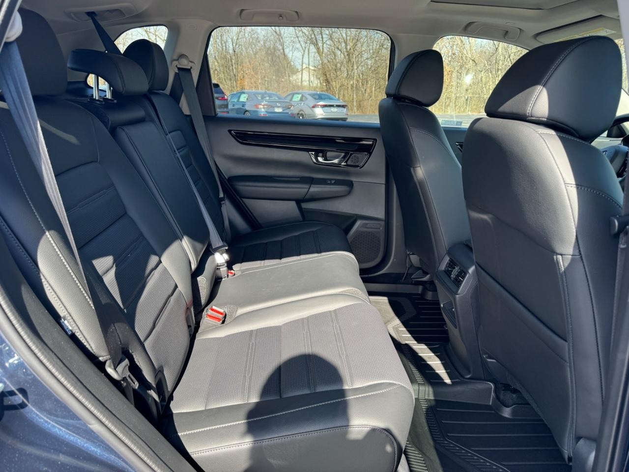 Honda CR-V Vehicle Full-screen Gallery Image 15