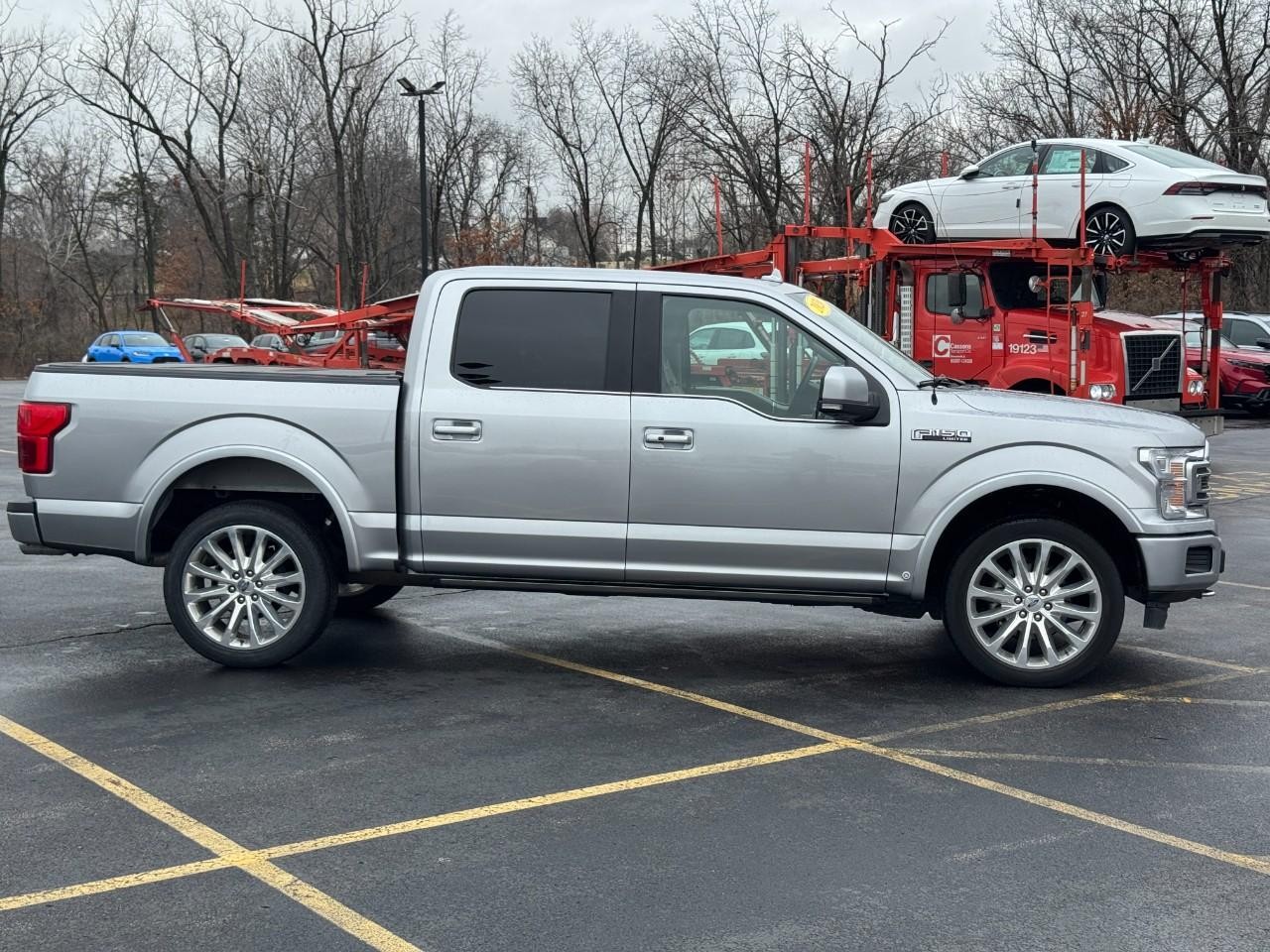 Ford F-150 Vehicle Full-screen Gallery Image 02