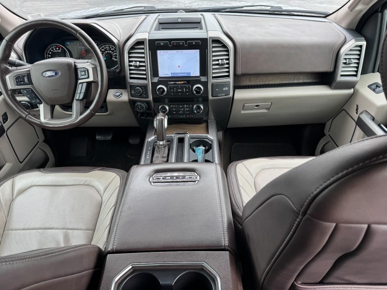 Ford F-150 Vehicle Full-screen Gallery Image 11