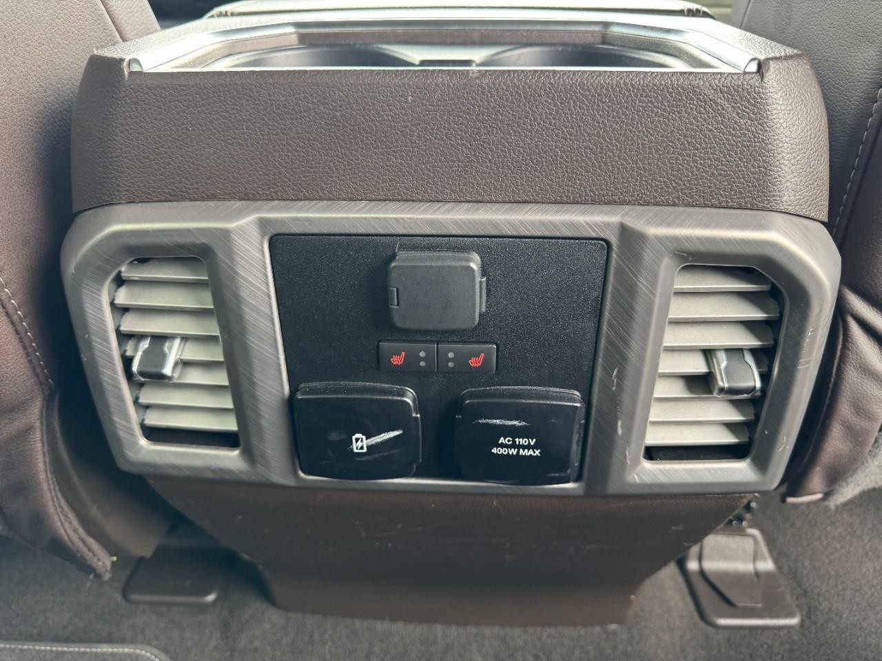 Ford F-150 Vehicle Full-screen Gallery Image 16