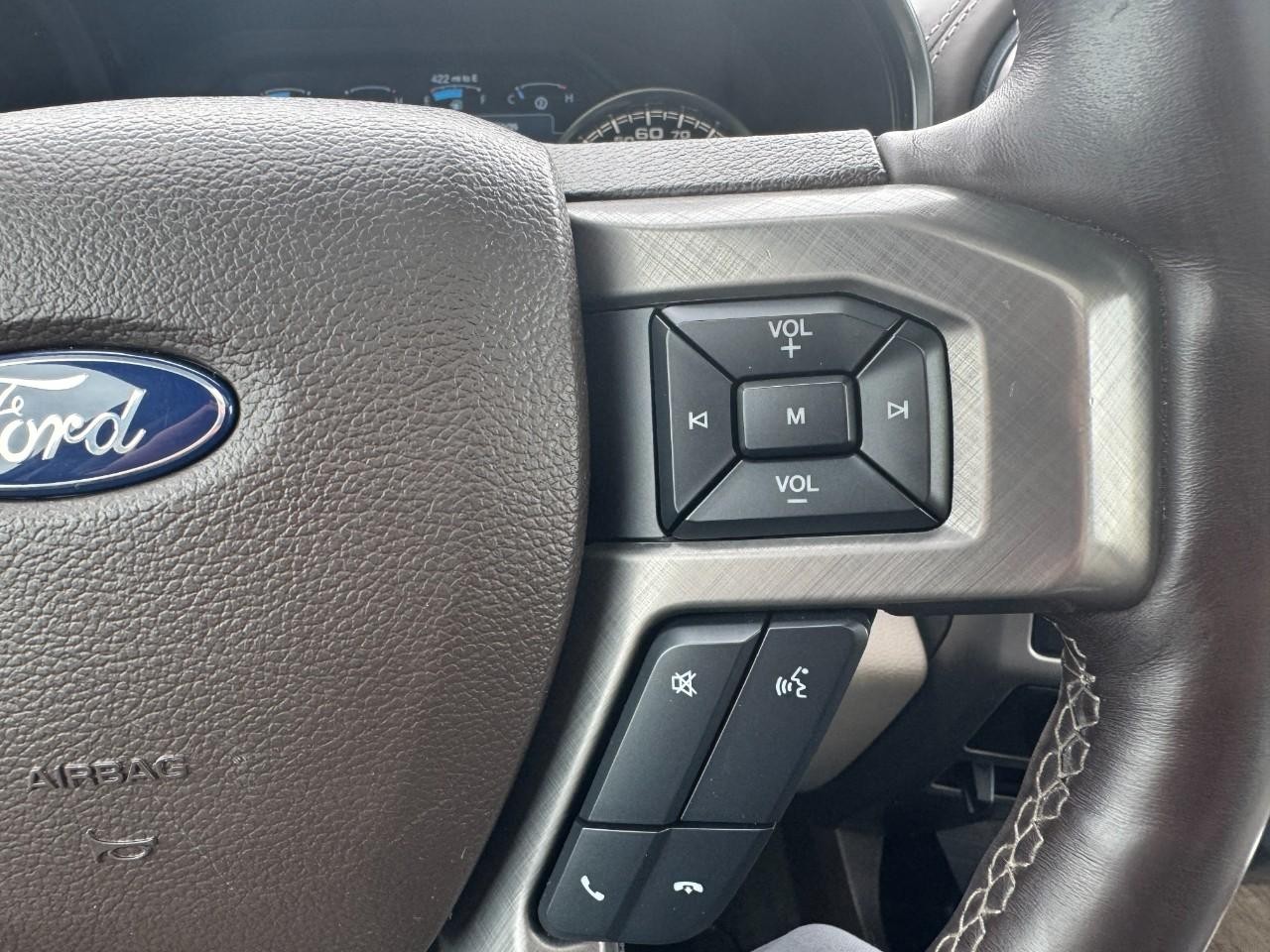 Ford F-150 Vehicle Full-screen Gallery Image 21