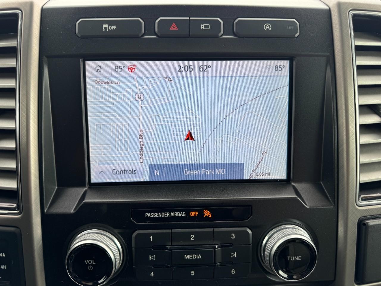 Ford F-150 Vehicle Full-screen Gallery Image 23