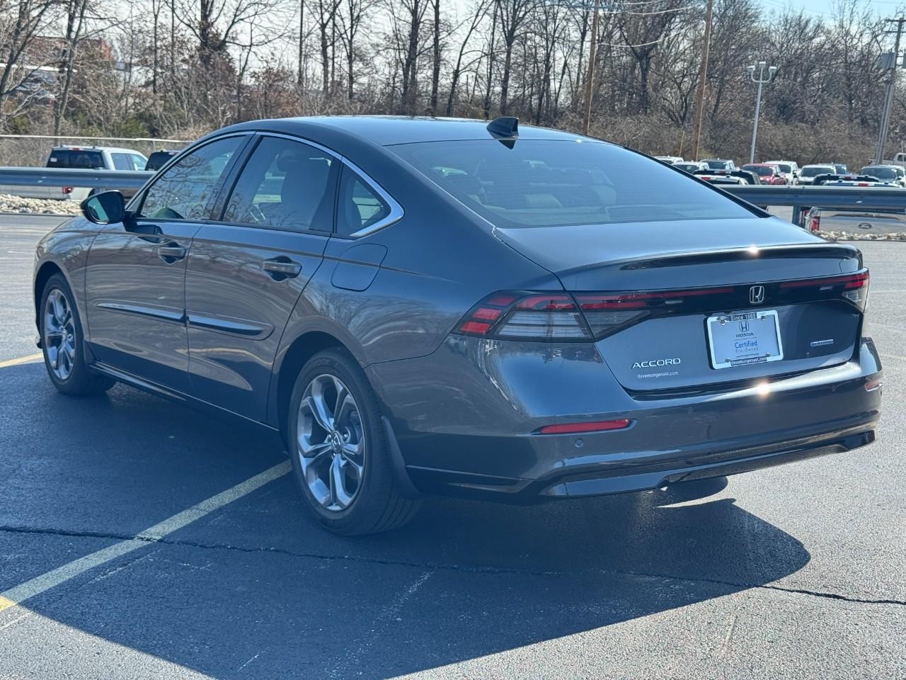 Honda Accord Hybrid Vehicle Full-screen Gallery Image 06