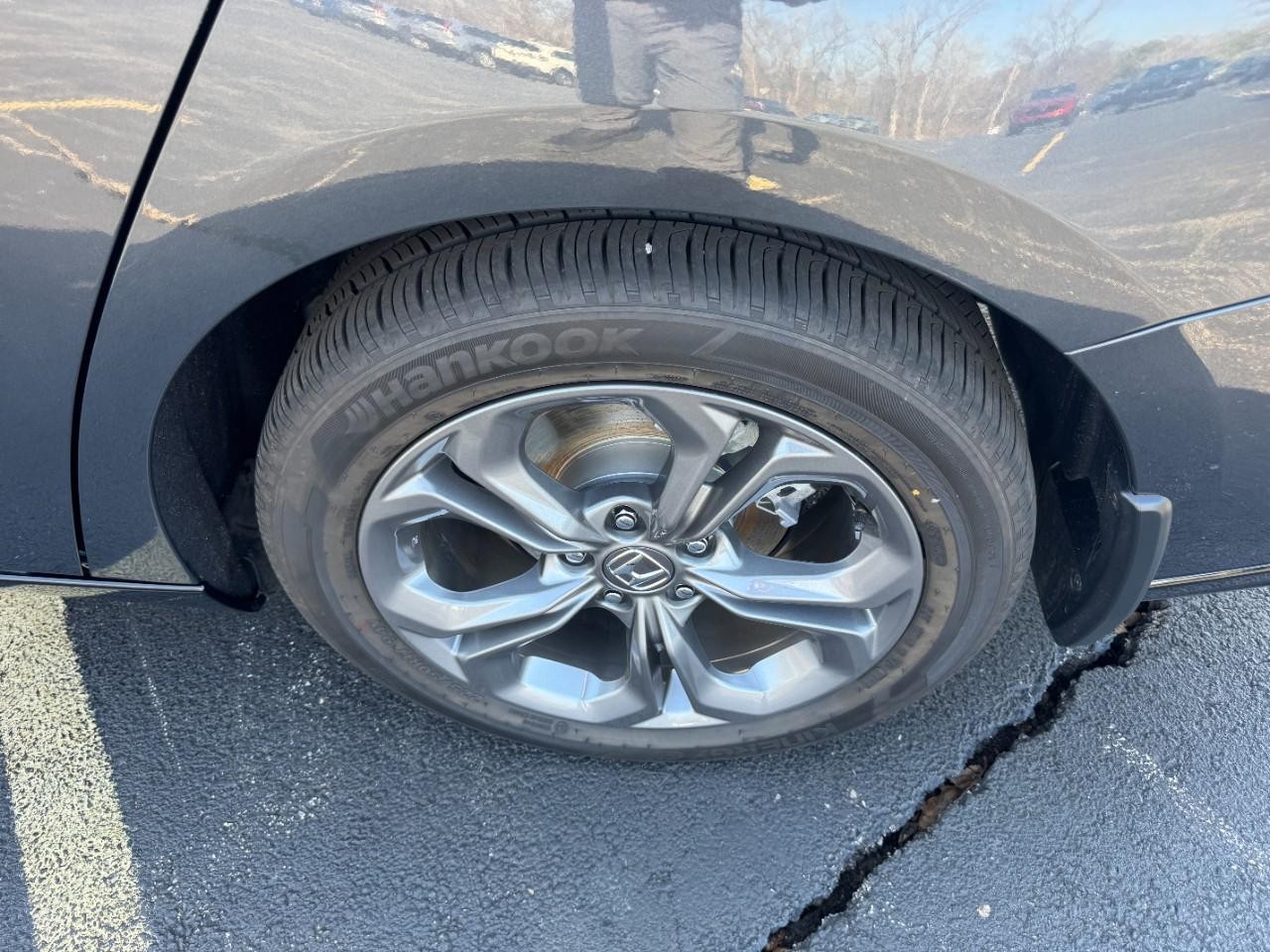 Honda Accord Hybrid Vehicle Full-screen Gallery Image 07