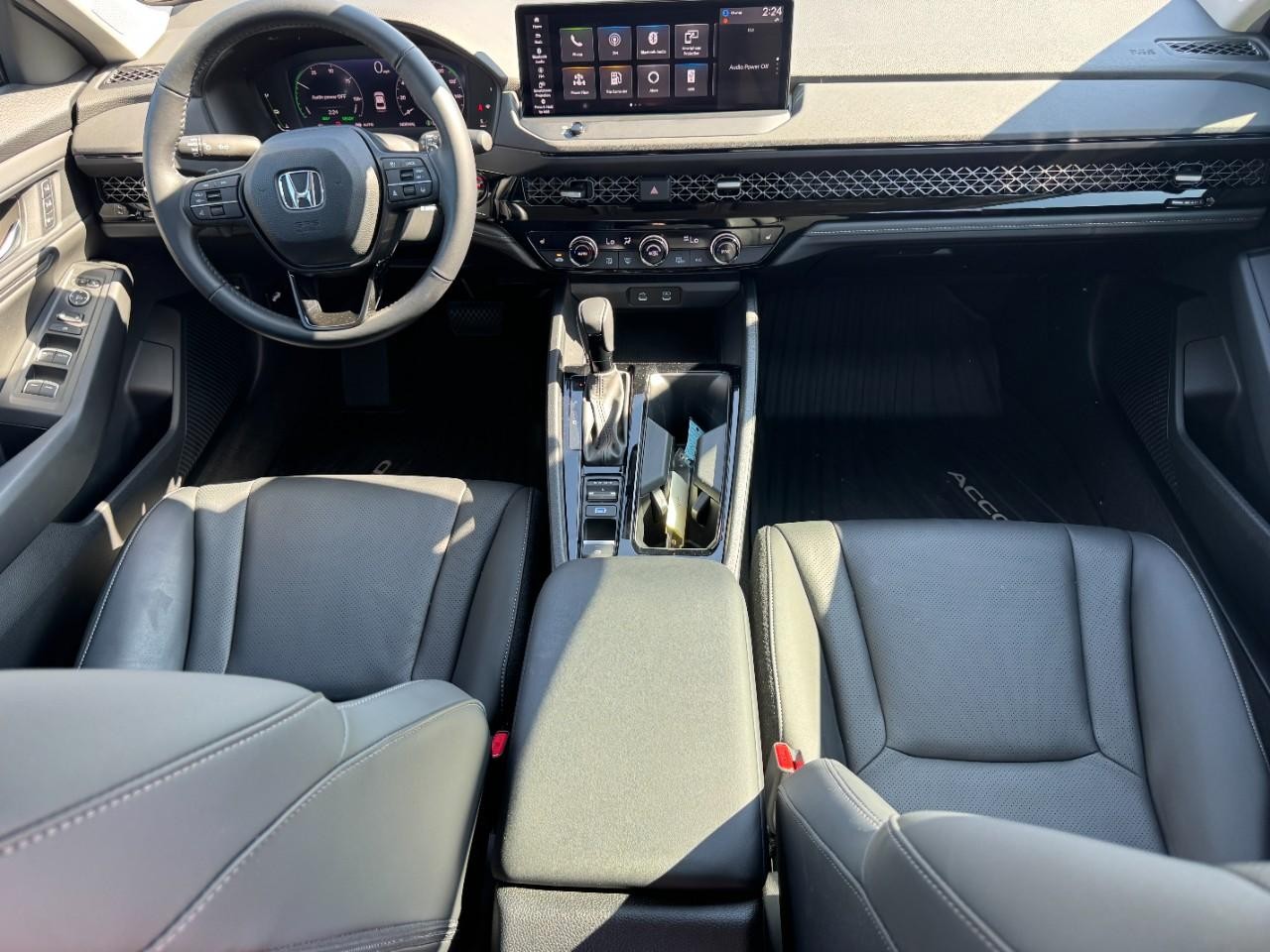 Honda Accord Hybrid Vehicle Full-screen Gallery Image 11