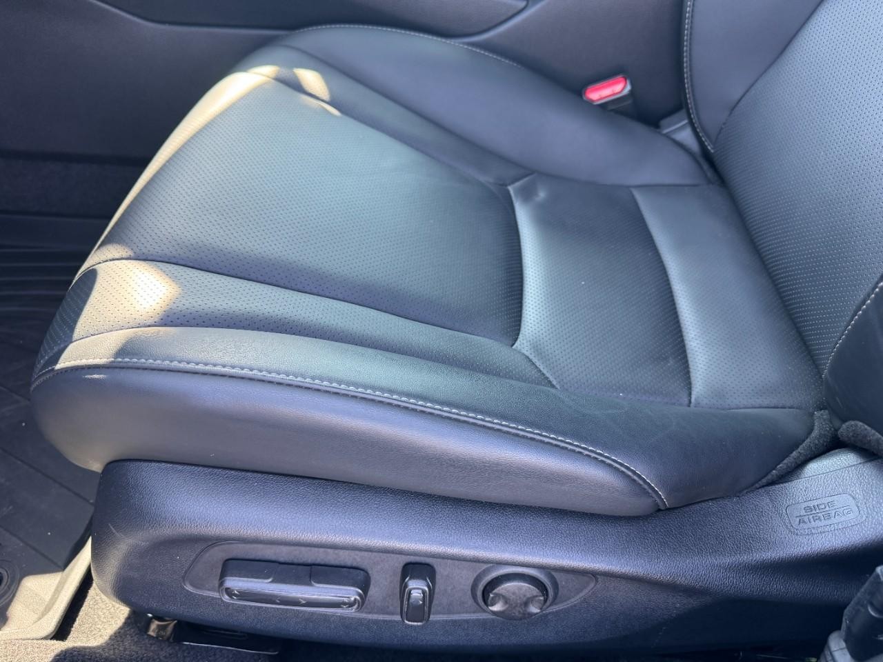 Honda Accord Hybrid Vehicle Full-screen Gallery Image 17