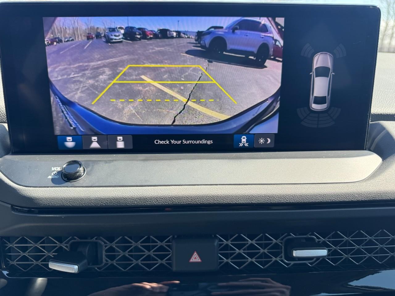 Honda Accord Hybrid Vehicle Full-screen Gallery Image 23