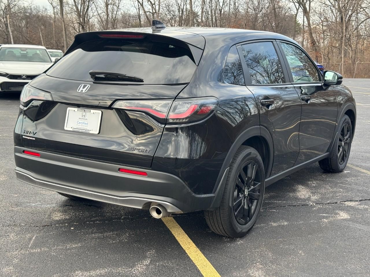 Honda HR-V Vehicle Full-screen Gallery Image 03