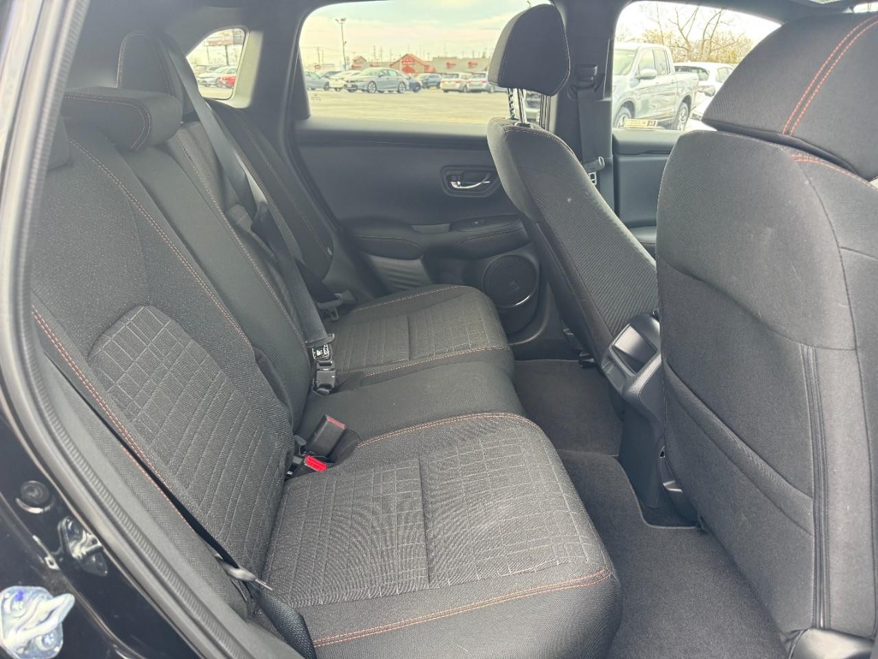 Honda HR-V Vehicle Full-screen Gallery Image 10