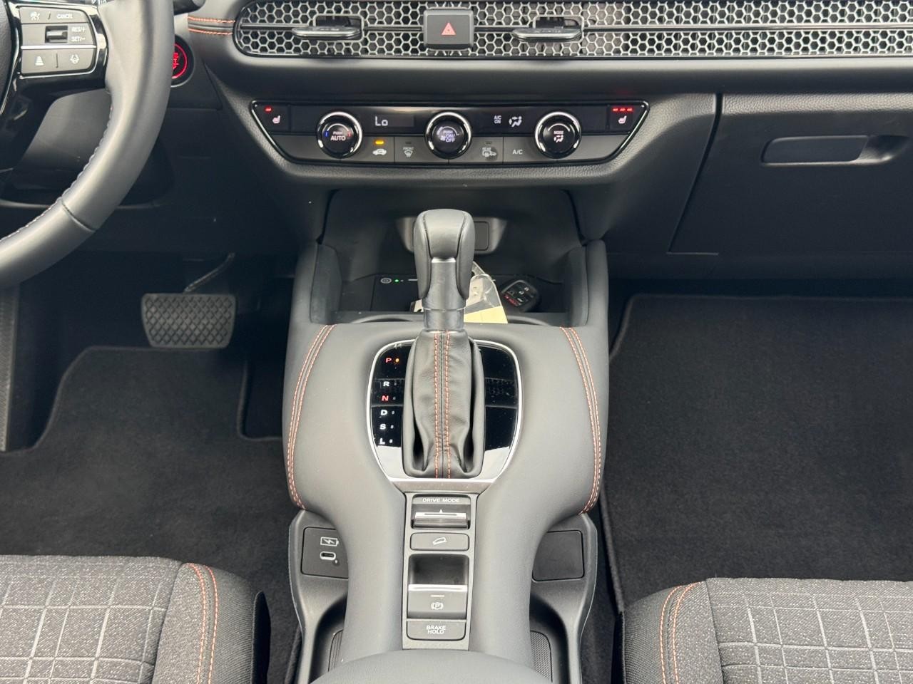 Honda HR-V Vehicle Full-screen Gallery Image 14