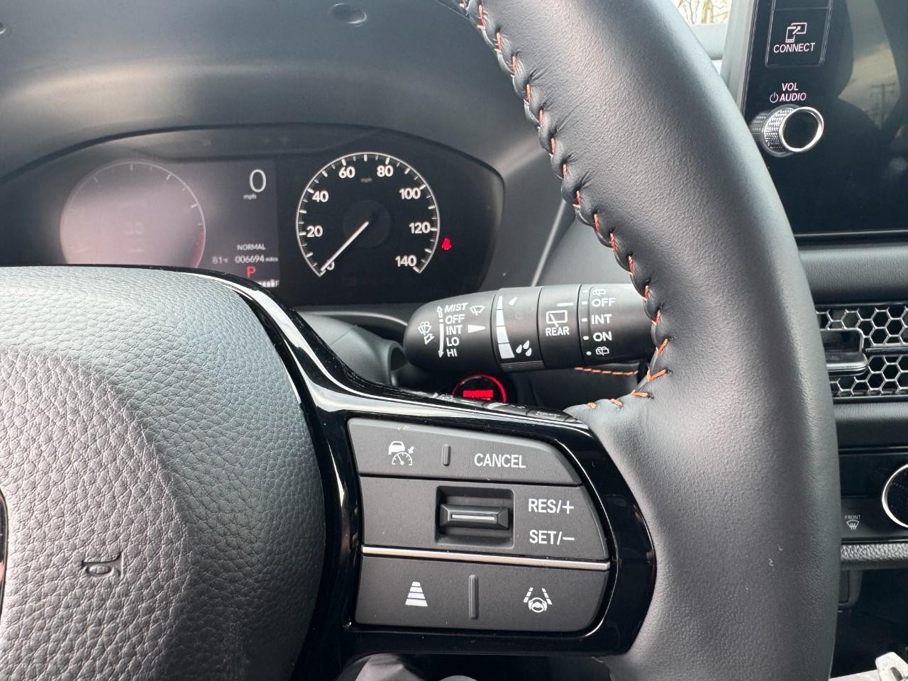 Honda HR-V Vehicle Full-screen Gallery Image 19