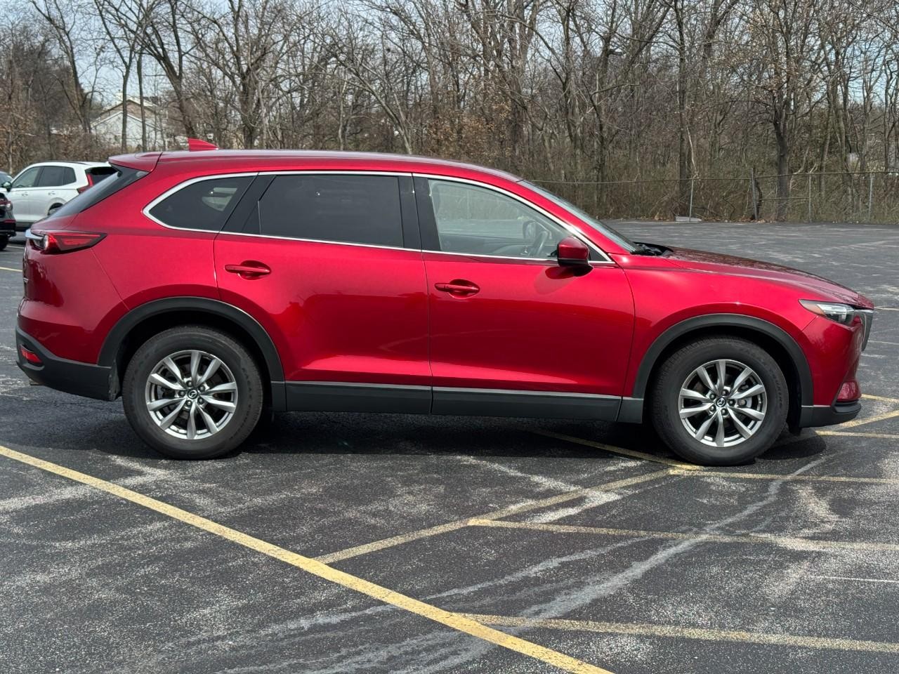 Mazda CX-9 Vehicle Full-screen Gallery Image 02