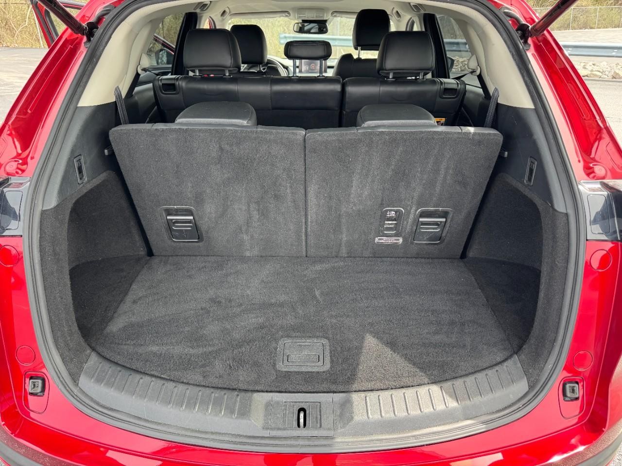 Mazda CX-9 Vehicle Full-screen Gallery Image 04