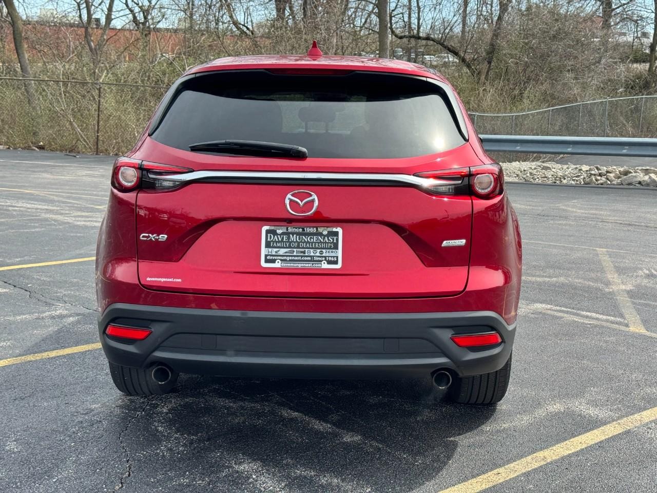 Mazda CX-9 Vehicle Full-screen Gallery Image 05