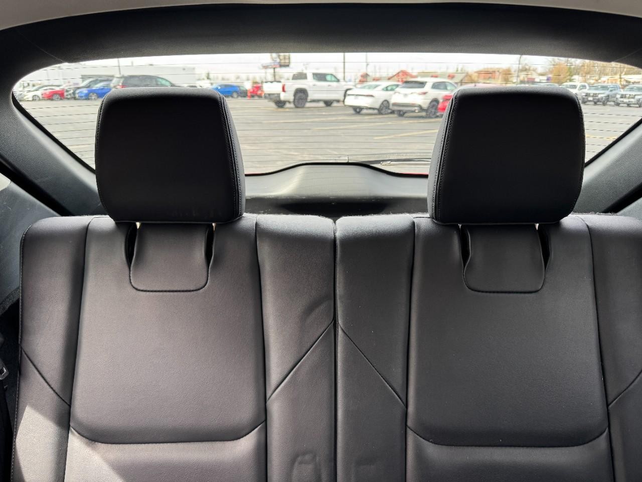 Mazda CX-9 Vehicle Full-screen Gallery Image 12