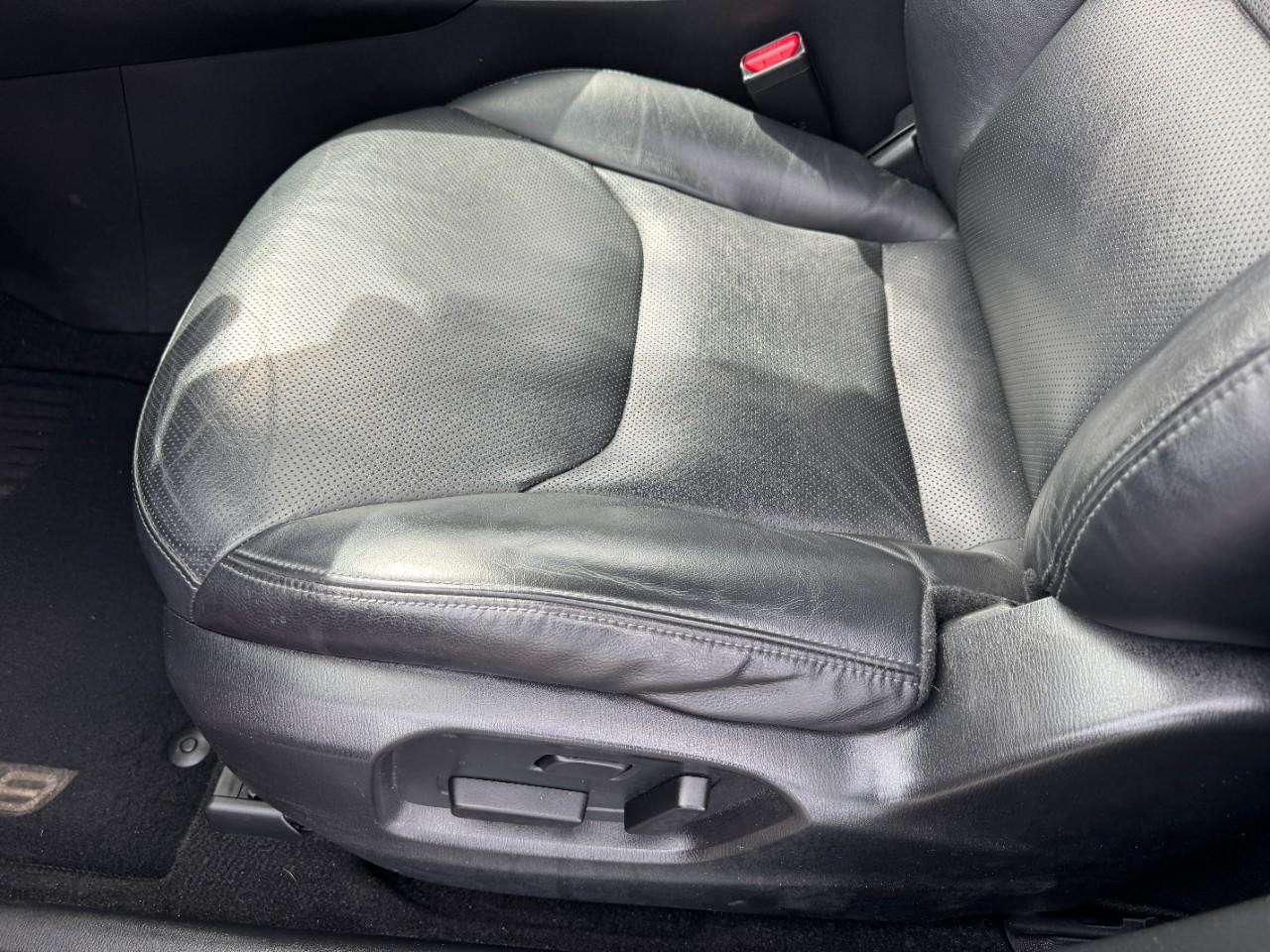 Mazda CX-9 Vehicle Full-screen Gallery Image 19