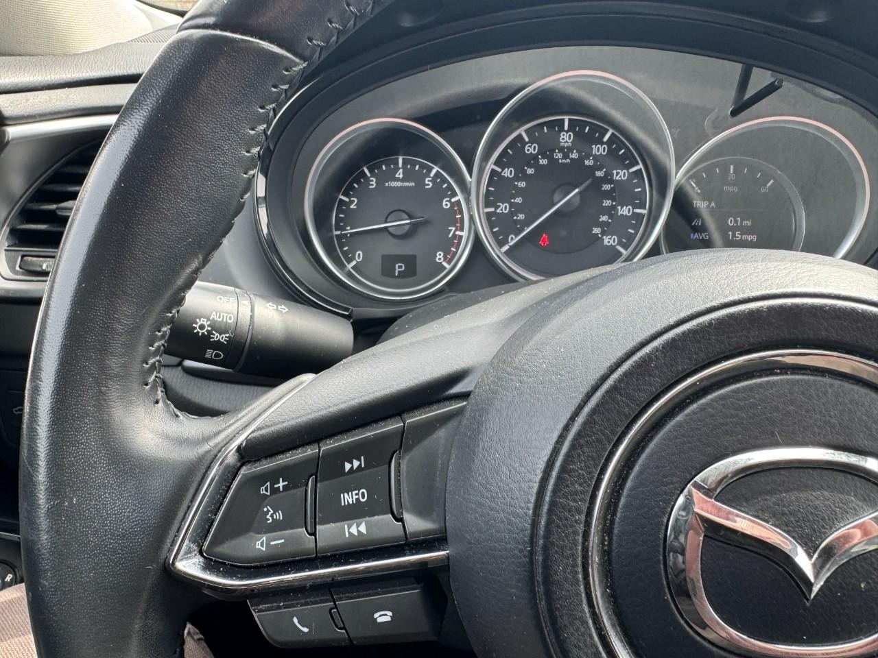 Mazda CX-9 Vehicle Full-screen Gallery Image 21