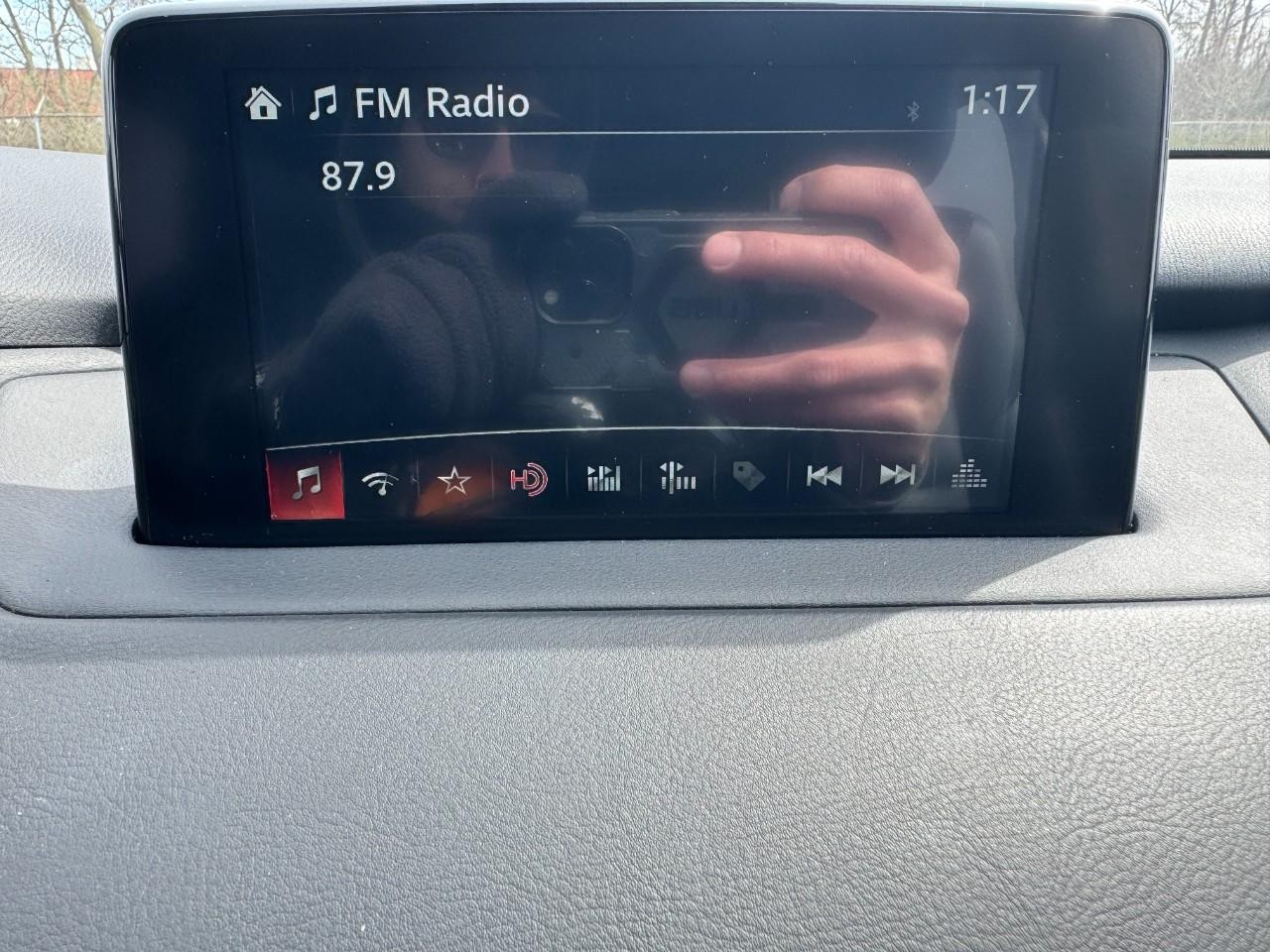 Mazda CX-9 Vehicle Full-screen Gallery Image 24