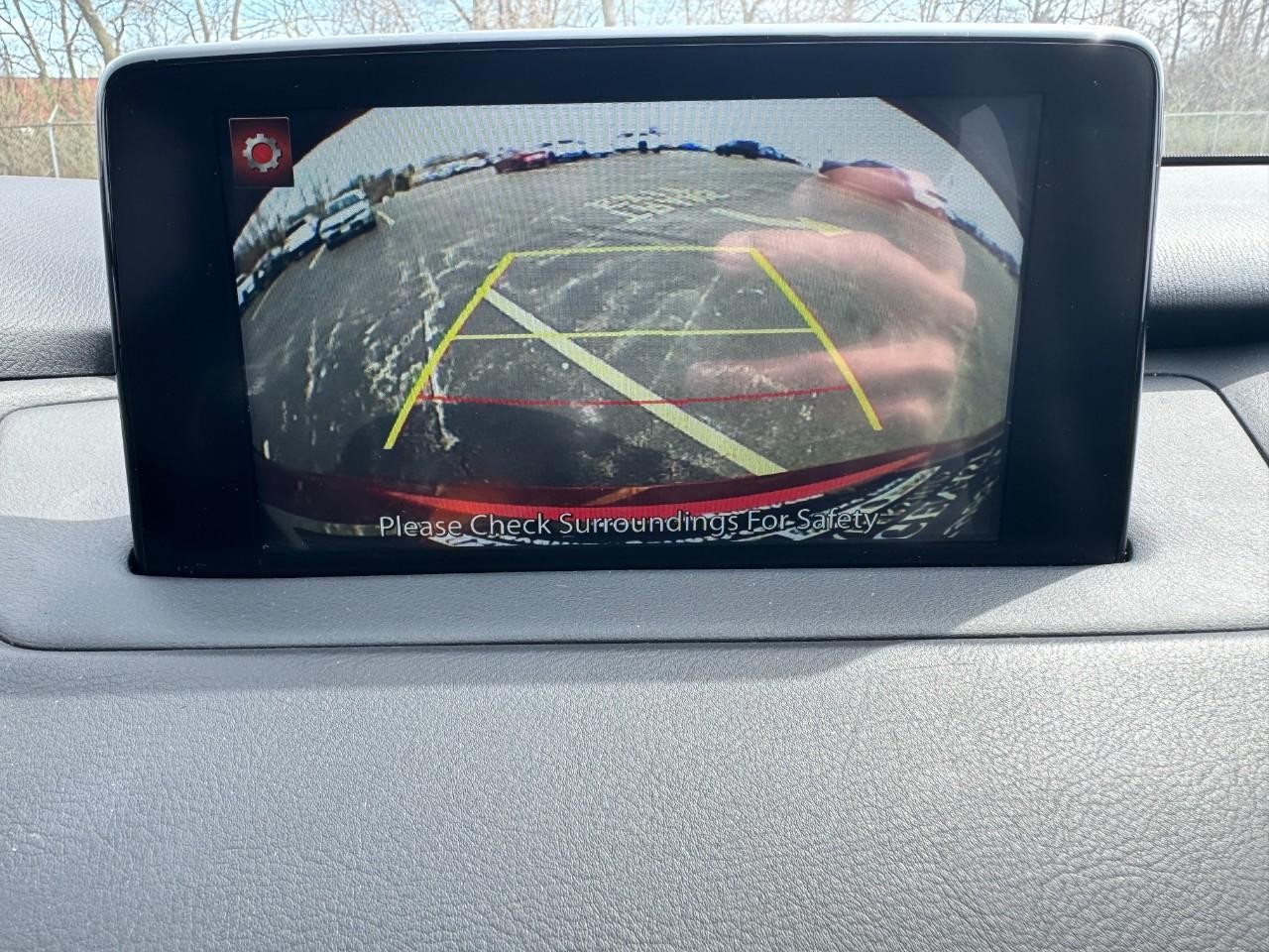 Mazda CX-9 Vehicle Full-screen Gallery Image 25