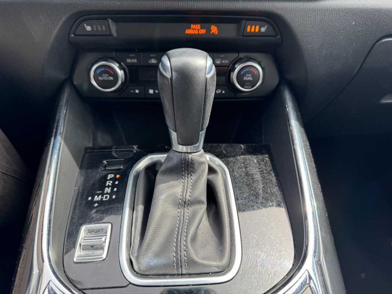 Mazda CX-9 Vehicle Full-screen Gallery Image 26