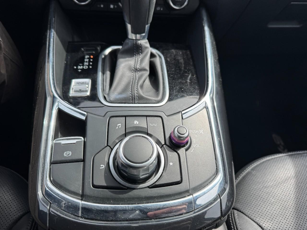 Mazda CX-9 Vehicle Full-screen Gallery Image 27