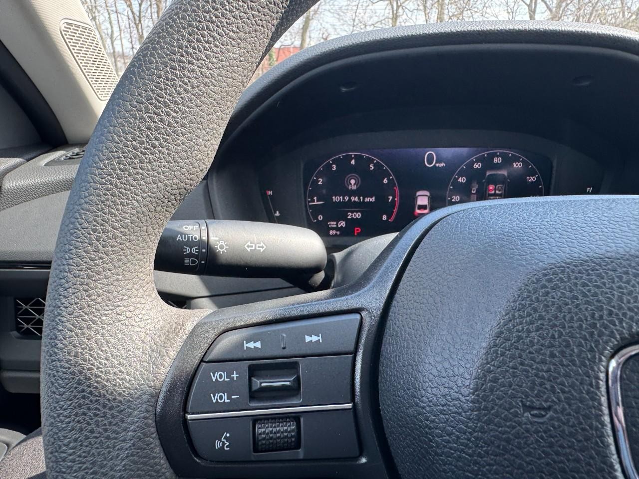 Honda Accord Sedan Vehicle Full-screen Gallery Image 18