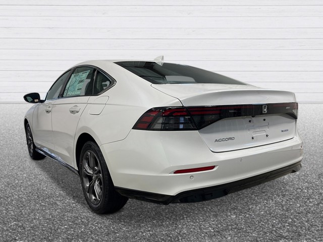 Honda Accord Hybrid Vehicle Full-screen Gallery Image 04