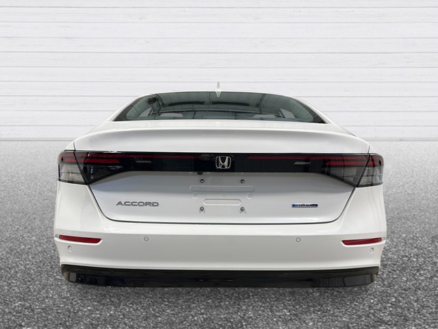 Honda Accord Hybrid Vehicle Full-screen Gallery Image 05