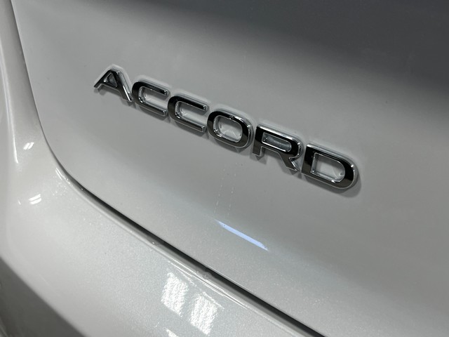 Honda Accord Hybrid Vehicle Full-screen Gallery Image 07