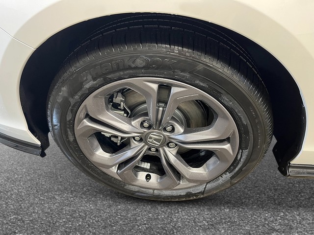 Honda Accord Hybrid Vehicle Full-screen Gallery Image 12