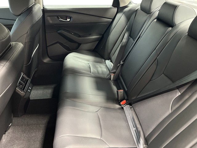 Honda Accord Hybrid Vehicle Full-screen Gallery Image 24