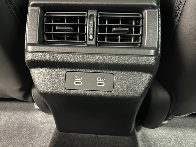 Honda Accord Hybrid Vehicle Full-screen Gallery Image 25