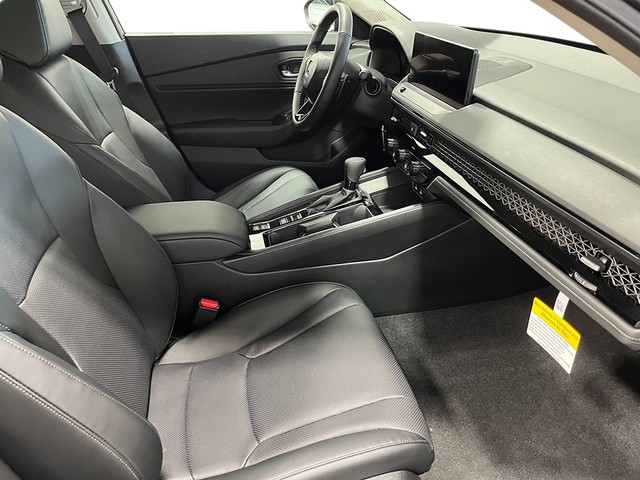 Honda Accord Hybrid Vehicle Full-screen Gallery Image 29