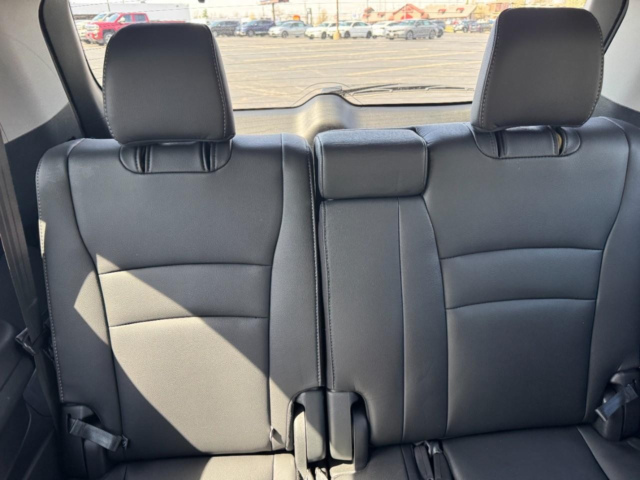 Honda Pilot Vehicle Full-screen Gallery Image 11