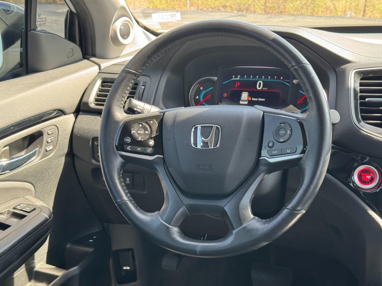 Honda Pilot Vehicle Full-screen Gallery Image 13