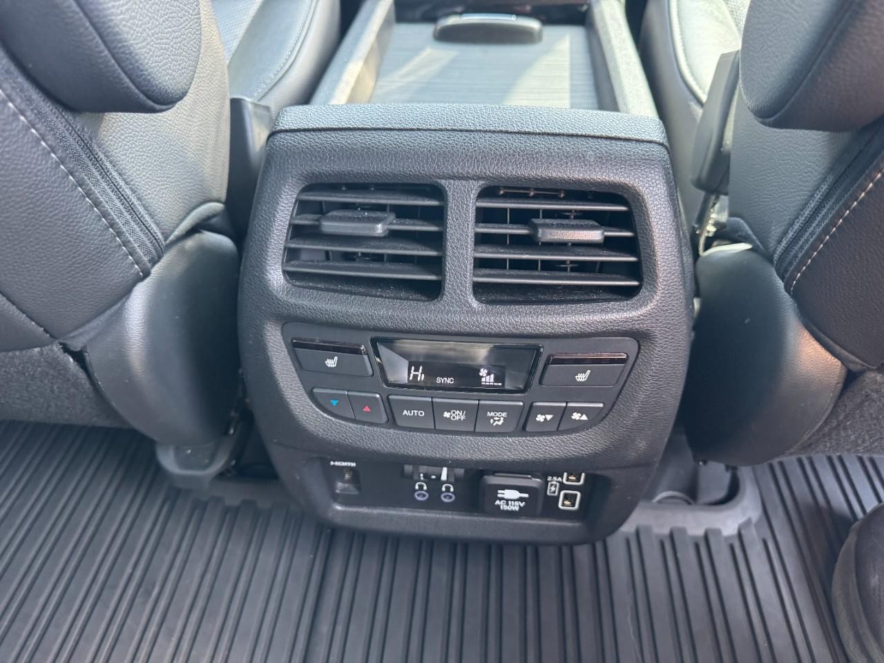 Honda Pilot Vehicle Full-screen Gallery Image 17